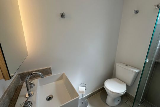 Banheiro de apartamento para alugar com 1 quarto, 45m² em Bethaville I, Barueri