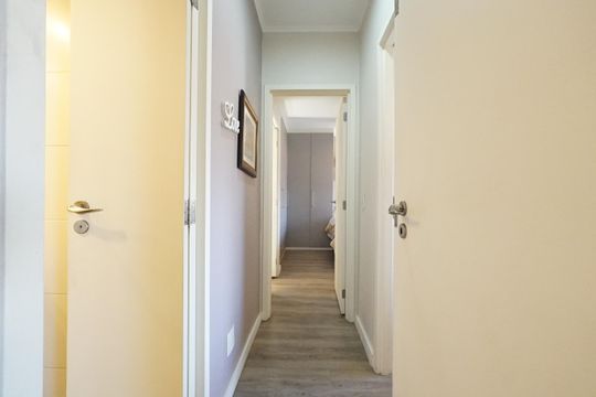 Corredor de apartamento à venda com 2 quartos, 82m² em Vila Monumento, São Paulo