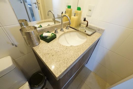 Banheiro de apartamento à venda com 2 quartos, 82m² em Vila Monumento, São Paulo