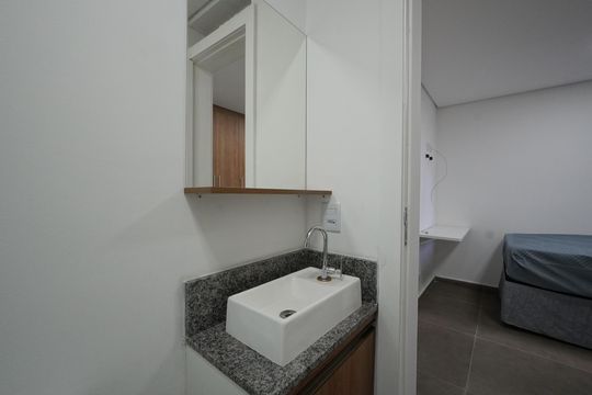 Banheiro de kitnet/studio para alugar com 1 quarto, 18m² em Vila Mariana, São Paulo