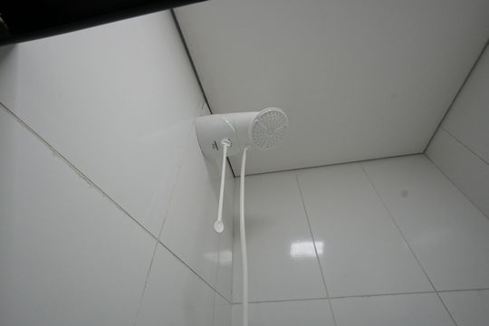 Banheiro de kitnet/studio para alugar com 1 quarto, 18m² em Vila Mariana, São Paulo