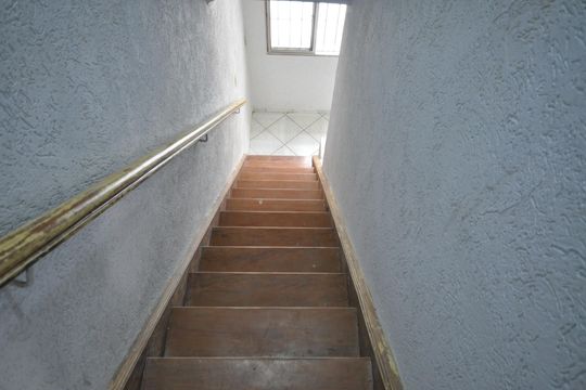 Escada de casa à venda com 3 quartos, 98m² em Tucuruvi, São Paulo