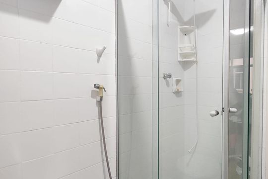 Banheiro de apartamento à venda com 1 quarto, 44m² em Cidade Baixa, Porto Alegre