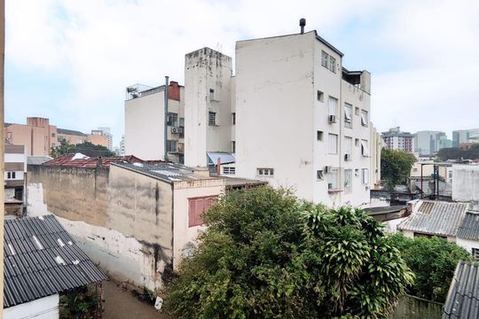 Vista da janela de apartamento à venda com 1 quarto, 44m² em Cidade Baixa, Porto Alegre