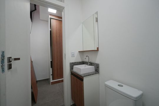 Banheiro de kitnet/studio para alugar com 1 quarto, 24m² em Vila Mariana, São Paulo