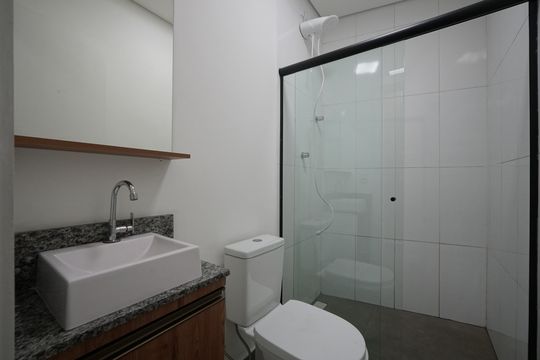 Banheiro de kitnet/studio para alugar com 1 quarto, 24m² em Vila Mariana, São Paulo