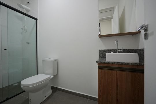 Banheiro de kitnet/studio para alugar com 1 quarto, 18m² em Vila Mariana, São Paulo
