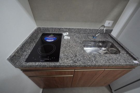Cozinha de kitnet/studio para alugar com 1 quarto, 18m² em Vila Mariana, São Paulo