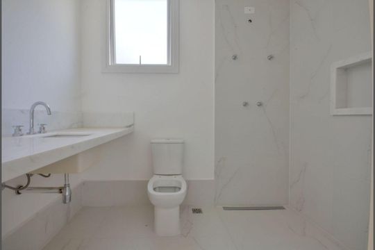 Casa à venda com 6 quartos, 525m² em Vila Elvira, São Paulo