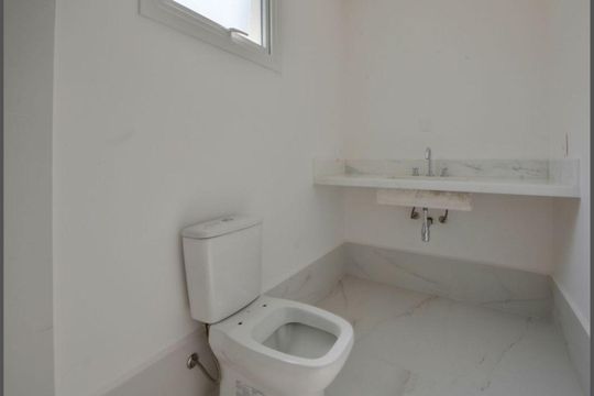 Casa à venda com 6 quartos, 525m² em Vila Elvira, São Paulo