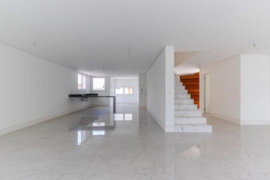 Casa à venda com 6 quartos, 525m² em Vila Elvira, São Paulo