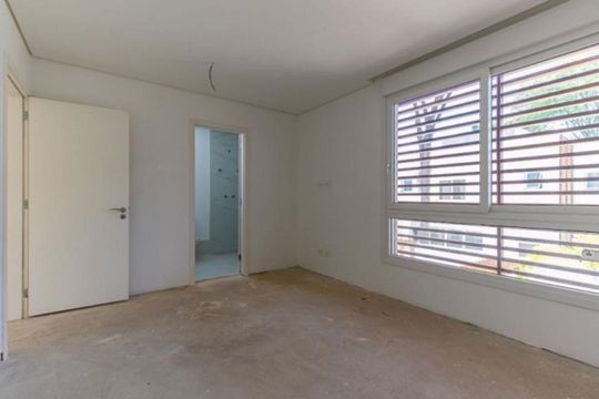 Casa à venda com 6 quartos, 525m² em Vila Elvira, São Paulo