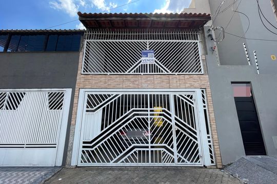 Fachada+Placa  de casa à venda com 3 quartos, 150m² em Vila Sao Francisco (zona Leste), São Paulo