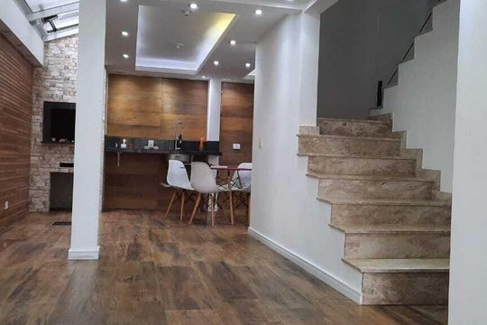 Sala de casa para alugar com 4 quartos, 300m² em Xaxim, Curitiba