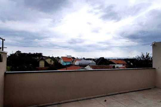 Casa para alugar com 4 quartos, 300m² em Xaxim, Curitiba