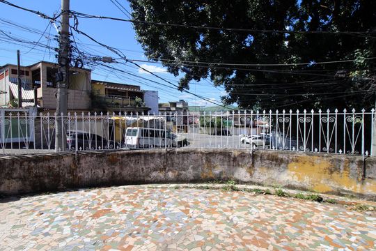 Quintal de casa à venda com 4 quartos, 110m² em Rocha Miranda, Rio de Janeiro