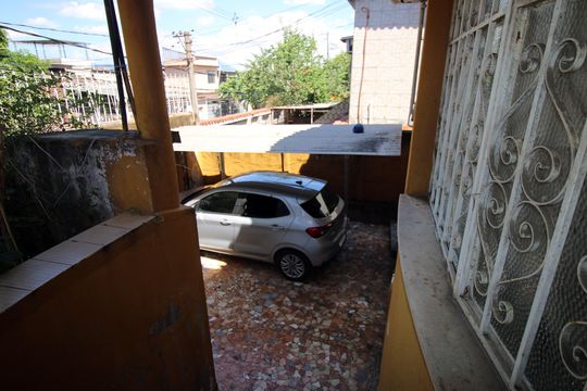 Garagem de casa à venda com 4 quartos, 110m² em Rocha Miranda, Rio de Janeiro