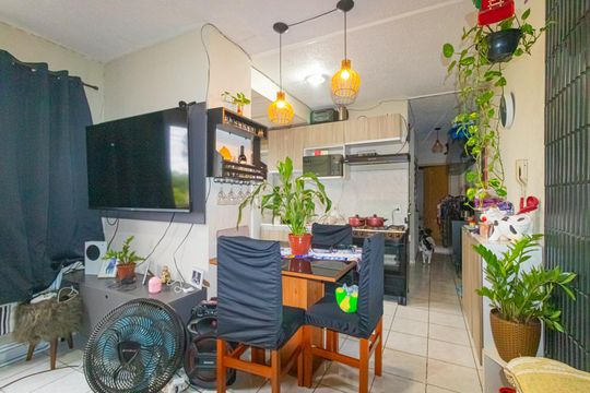 Sala/Cozinha de apartamento à venda com 2 quartos, 41m² em Guajuviras, Canoas