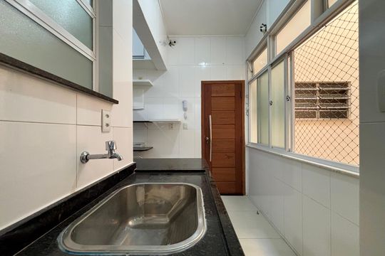 Área de serviço de apartamento para alugar com 4 quartos, 101m² em Copacabana, Rio de Janeiro