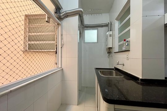 Área de serviço de apartamento para alugar com 4 quartos, 101m² em Copacabana, Rio de Janeiro