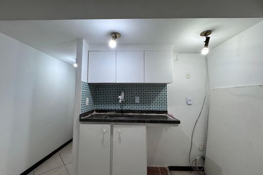 Cozinha de apartamento à venda com 1 quarto, 40m² em Vargem Grande, Rio de Janeiro