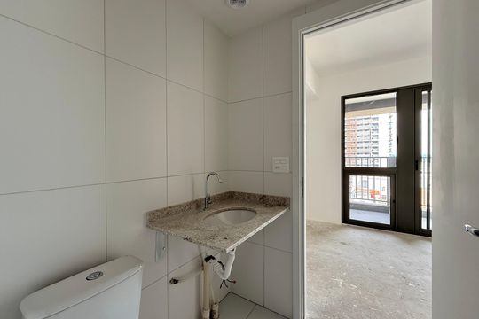 Banheiro  de kitnet/studio à venda com 0 quarto, 29m² em Cidade Monções, São Paulo