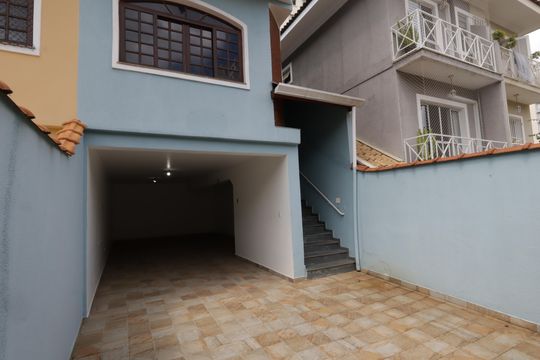 Garagem de casa para alugar com 3 quartos, 211m² em Jardim Lar Sao Paulo, São Paulo