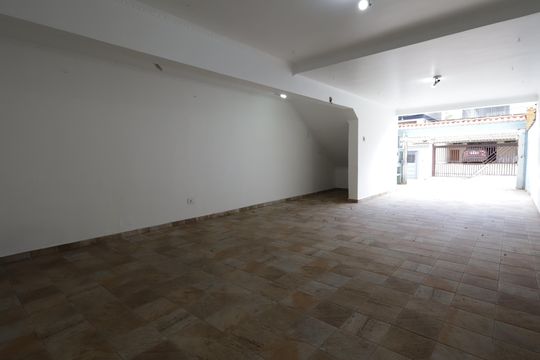 Garagem de casa para alugar com 3 quartos, 211m² em Jardim Lar Sao Paulo, São Paulo
