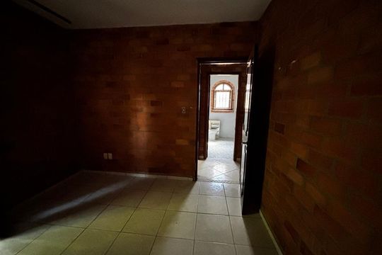 Casa para alugar com 3 quartos, 180m² em Vila Ipiranga, Porto Alegre
