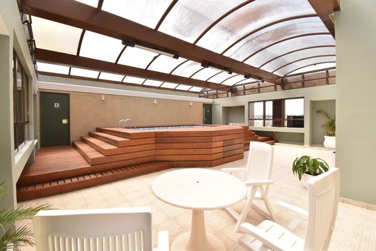 Área comum - Piscina de kitnet/studio para alugar com 1 quarto, 26m² em Alto da Xv, Curitiba