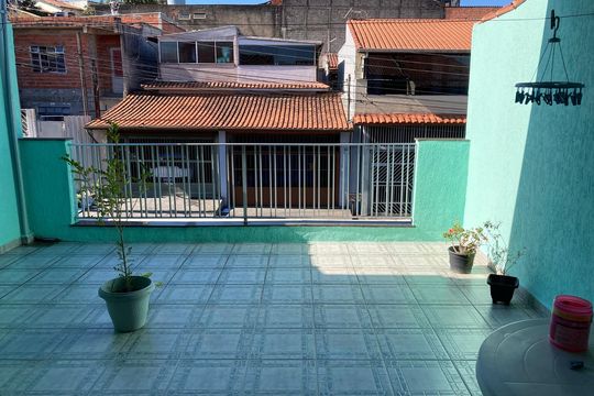 Área externa de casa à venda com 3 quartos, 171m² em Parque Continental II, Guarulhos