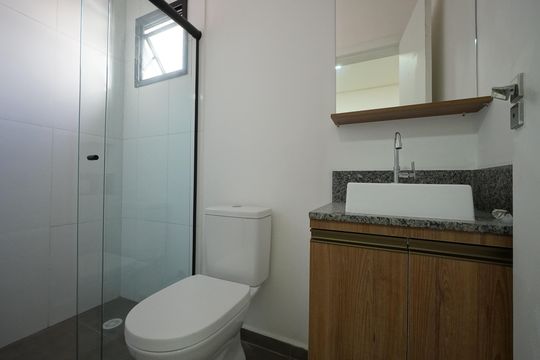 Banheiro de kitnet/studio para alugar com 1 quarto, 24m² em Vila Mariana, São Paulo