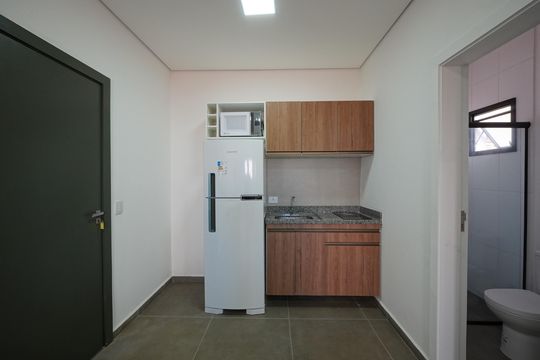 Cozinha de kitnet/studio para alugar com 1 quarto, 24m² em Vila Mariana, São Paulo