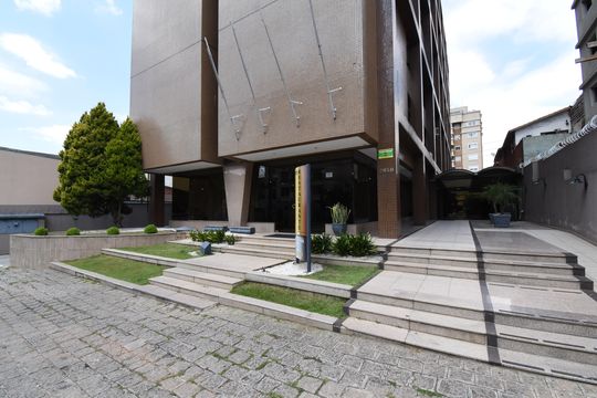 Fachada de kitnet/studio para alugar com 1 quarto, 37m² em Alto da Xv, Curitiba