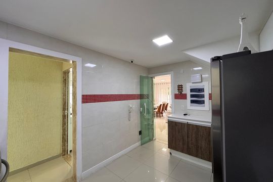 Cozinha de casa de condomínio para alugar com 4 quartos, 260m² em Recreio dos Bandeirantes, Rio de Janeiro
