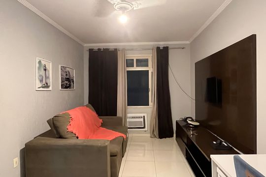 Sala de apartamento para alugar com 1 quarto, 55m² em Boqueirão, Santos
