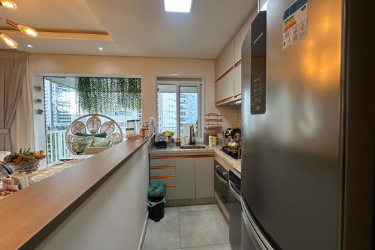 Cozinha de apartamento para alugar com 1 quarto, 53m² em Alphaville Empresarial, Barueri