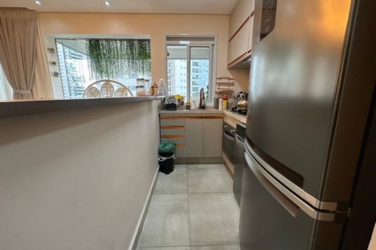 Cozinha de apartamento para alugar com 1 quarto, 53m² em Alphaville Empresarial, Barueri