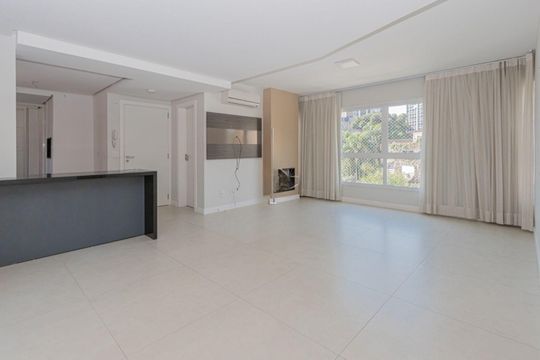 Sala de apartamento para alugar com 3 quartos, 110m² em Petrópolis, Porto Alegre