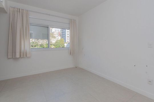 Quarto 1 de apartamento para alugar com 3 quartos, 110m² em Petrópolis, Porto Alegre