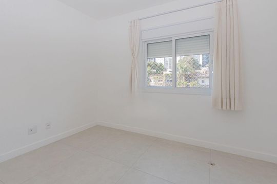 Quarto 2 de apartamento para alugar com 3 quartos, 110m² em Petrópolis, Porto Alegre