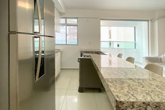 Cozinha de apartamento para alugar com 1 quarto, 40m² em Centro, Belo Horizonte