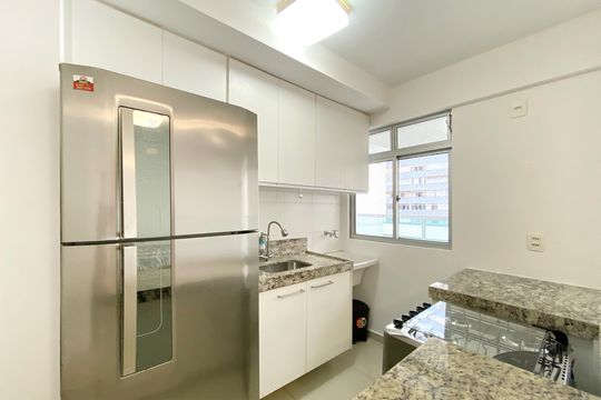 Cozinha de apartamento para alugar com 1 quarto, 40m² em Centro, Belo Horizonte