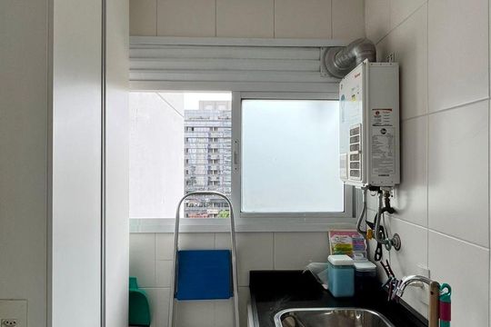 Área de serviço de apartamento para alugar com 2 quartos, 70m² em Vila Gertrudes, São Paulo