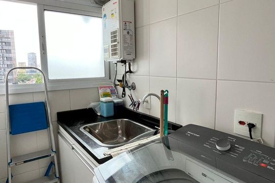 Área de serviço de apartamento para alugar com 2 quartos, 70m² em Vila Gertrudes, São Paulo