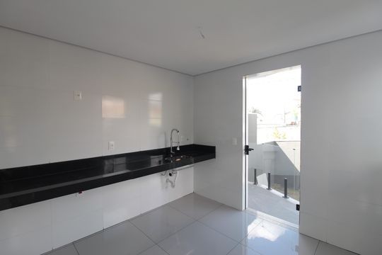 Cozinha de casa à venda com 3 quartos, 163m² em Santa Amelia, Belo Horizonte