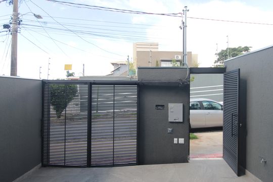 Garagem de casa à venda com 3 quartos, 118m² em Jardim Atlântico, Belo Horizonte