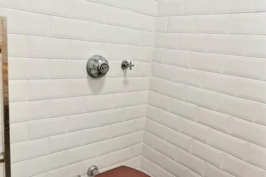 Banheiro da Suíte de apartamento para alugar com 2 quartos, 69m² em Higienópolis, Porto Alegre