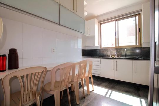 Cozinha  de apartamento à venda com 4 quartos, 160m² em Santo Antônio, Belo Horizonte