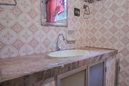 Banheiro de casa para alugar com 2 quartos, 400m² em Tribobó, São Gonçalo